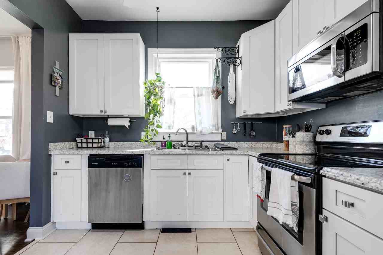 1114 N 34th St - Photo 7 of 22