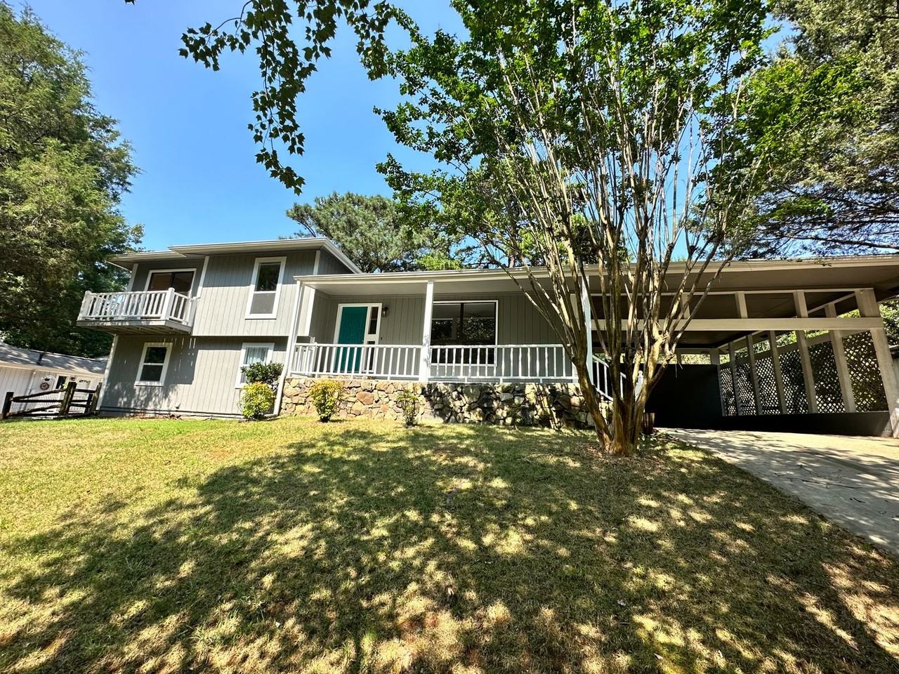16079 Molokai Dr - Photo 2 of 38