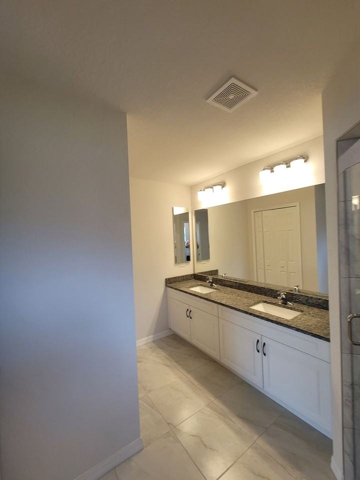 2316 Sw 19th Ave - Photo 5 of 23