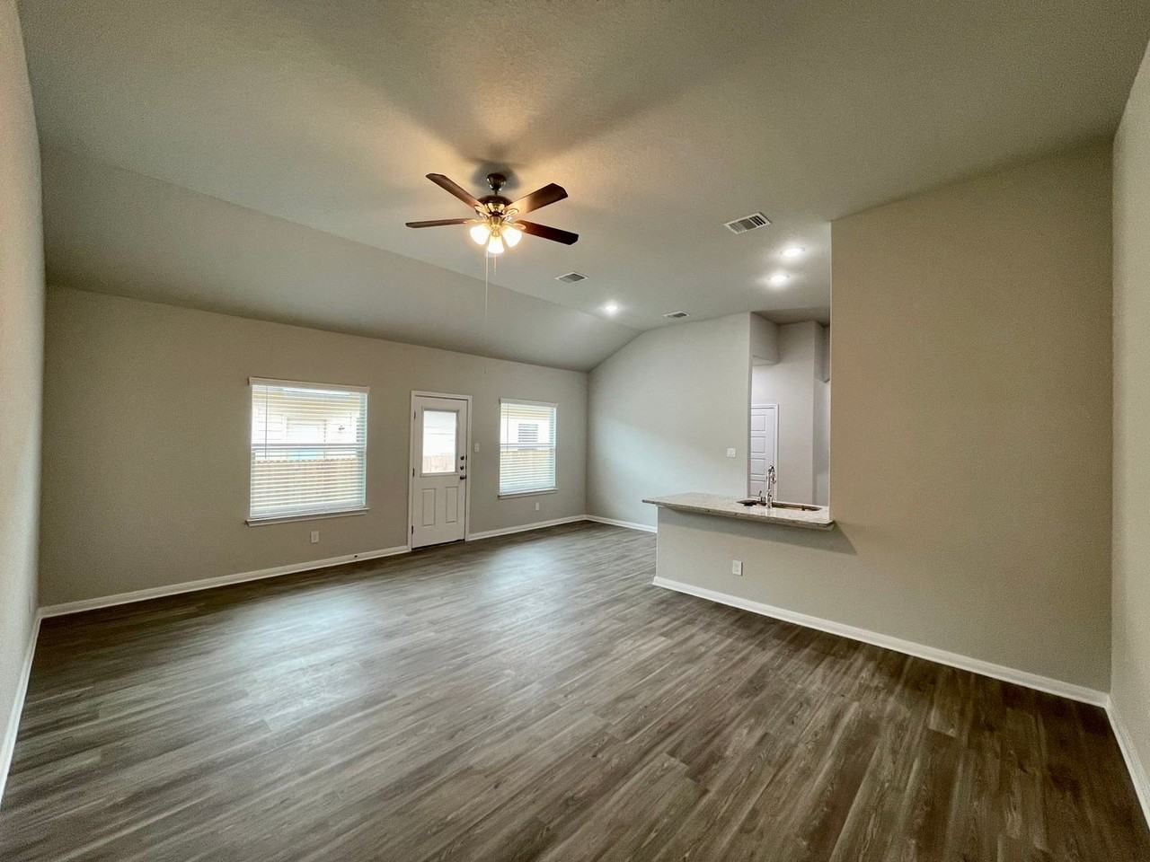 442 Emma Dr - Photo 3 of 19