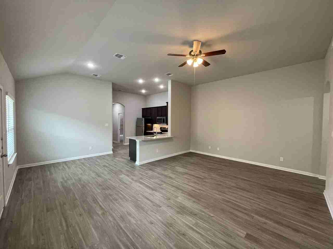 442 Emma Dr - Photo 4 of 19