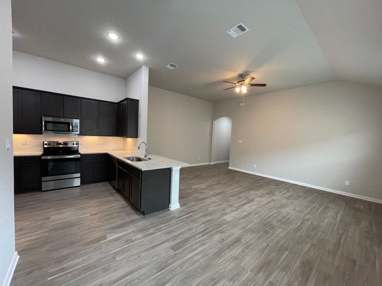 442 Emma Dr - Photo 5 of 19