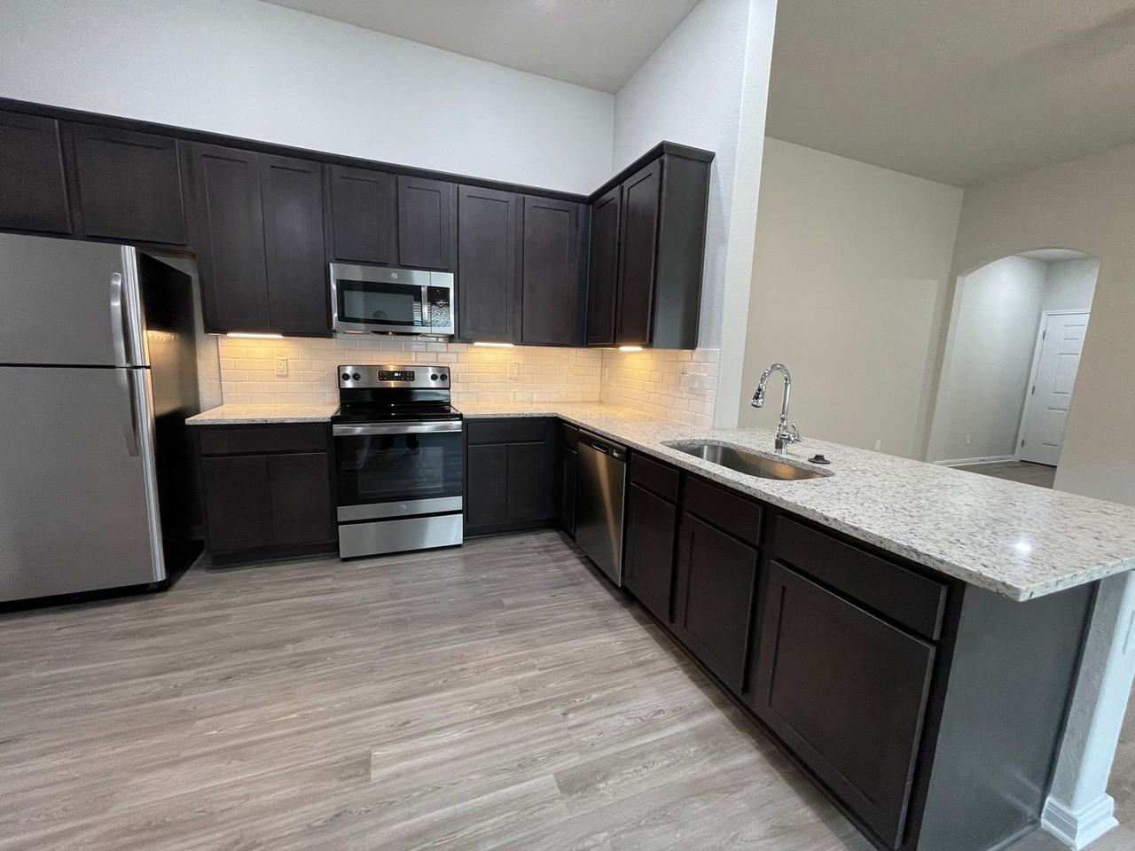 442 Emma Dr - Photo 6 of 19