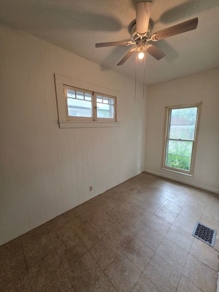 181 Wilder St - Photo 6 of 9