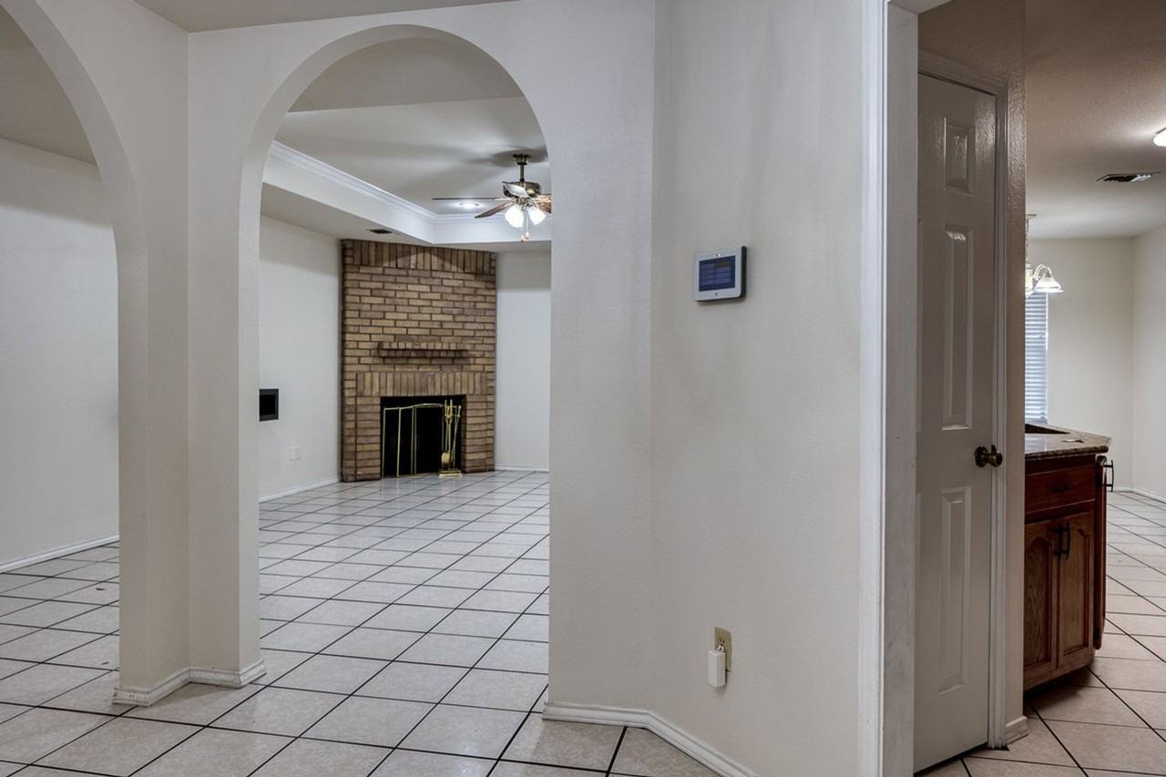 109 Burwood Ln - Photo 4 of 14