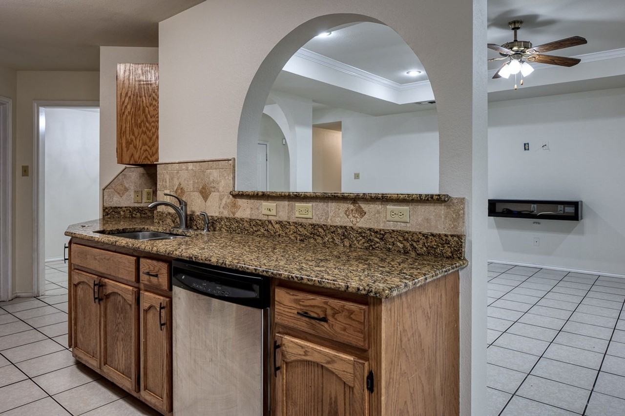 109 Burwood Ln - Photo 6 of 14