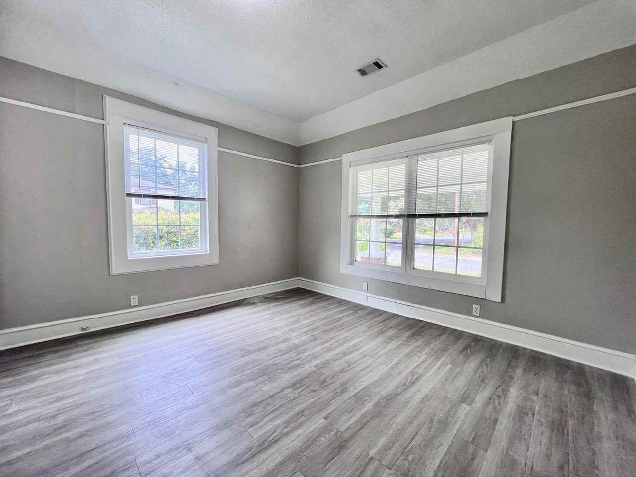 4118 Columbia Ave - Photo 2 of 13