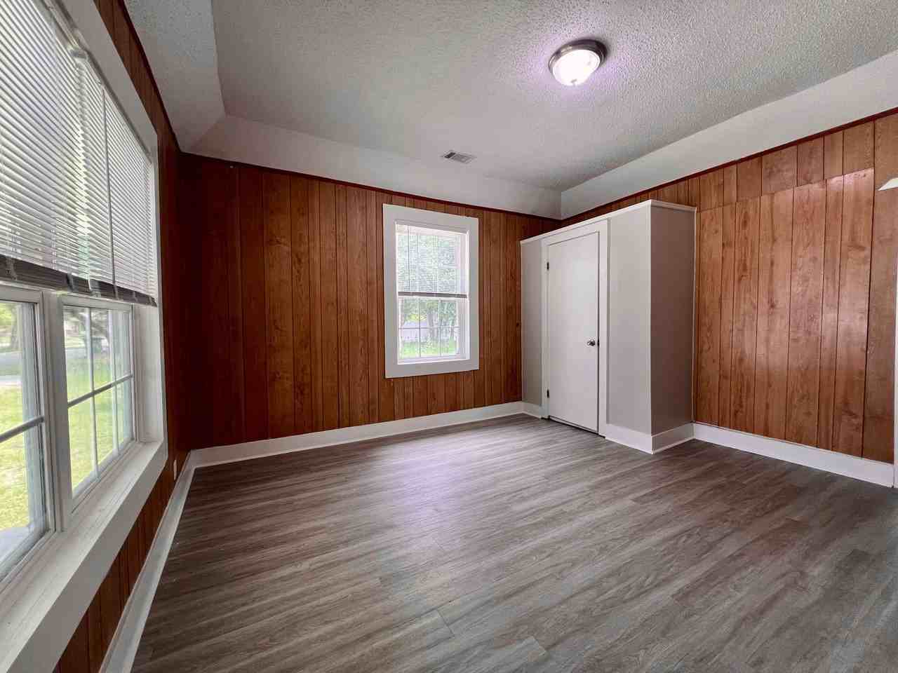 4118 Columbia Ave - Photo 5 of 13