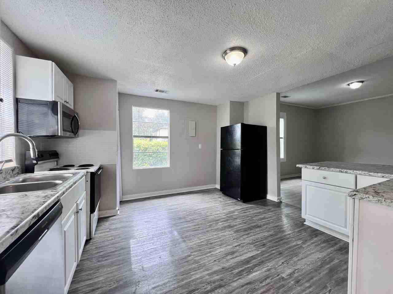 4118 Columbia Ave - Photo 7 of 13