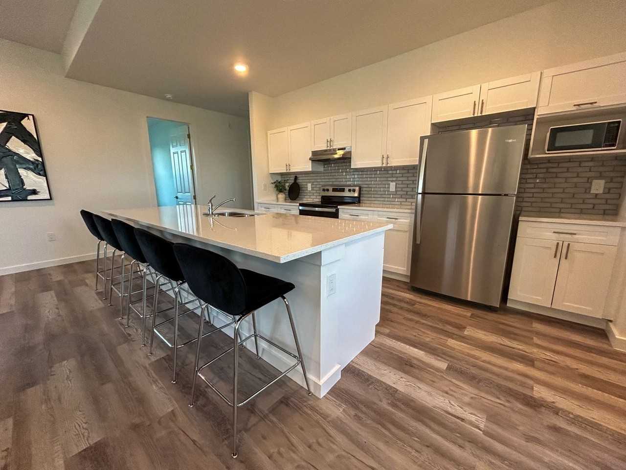 328 Nw 6th Ave - Photo 2 of 11