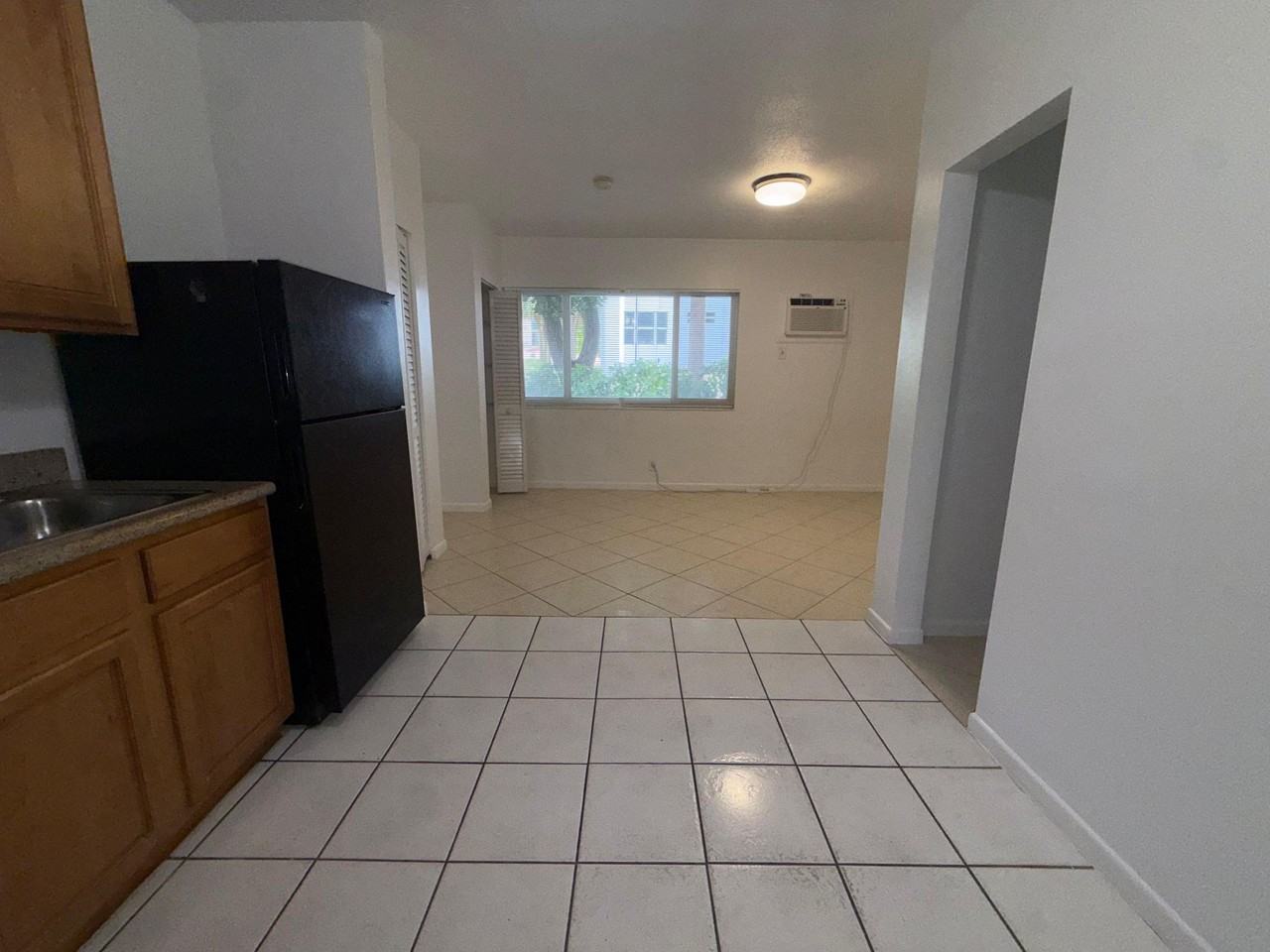 40 SE 19th Ave Deerfield Beach, FL 33441 - Photo 3 of 6