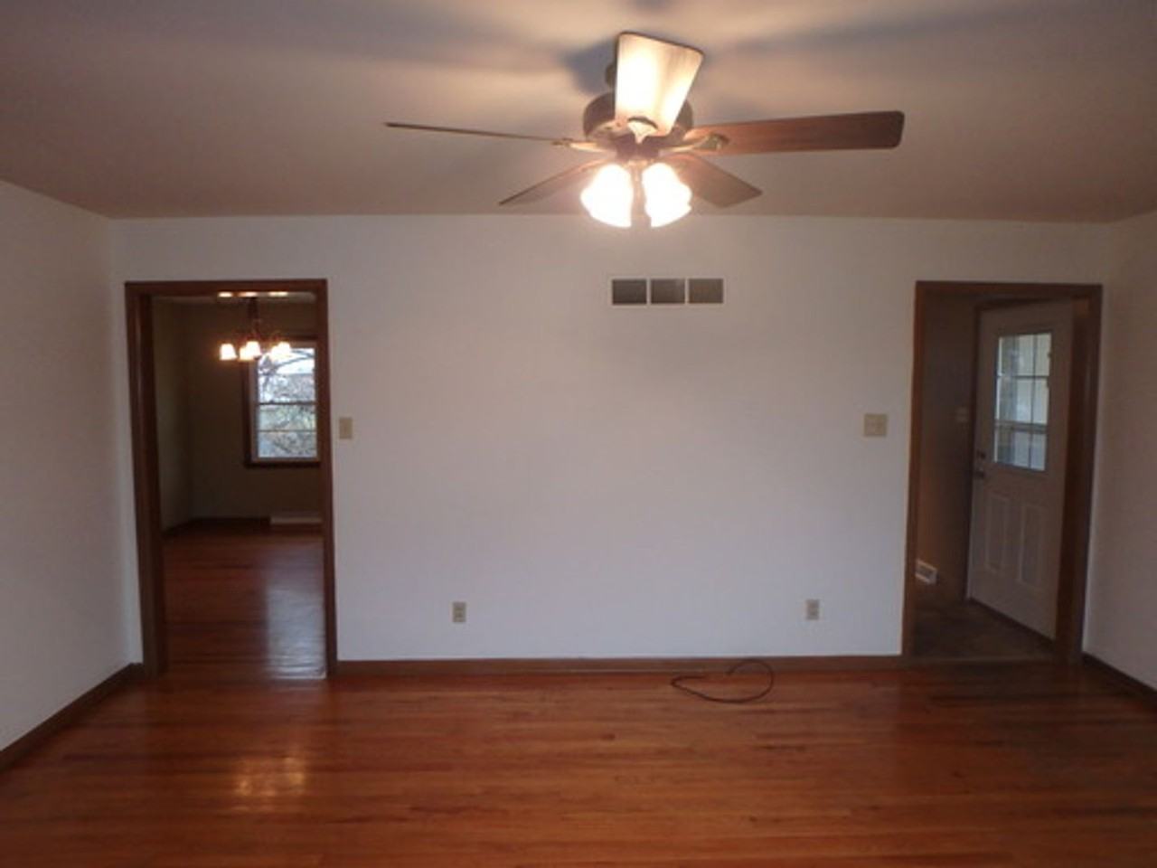2300 N Semon Rd - Photo 4 of 29