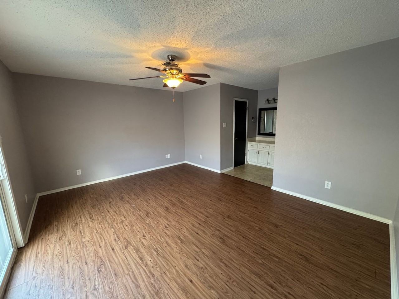 217 Monterrey Dr - Photo 5 of 11