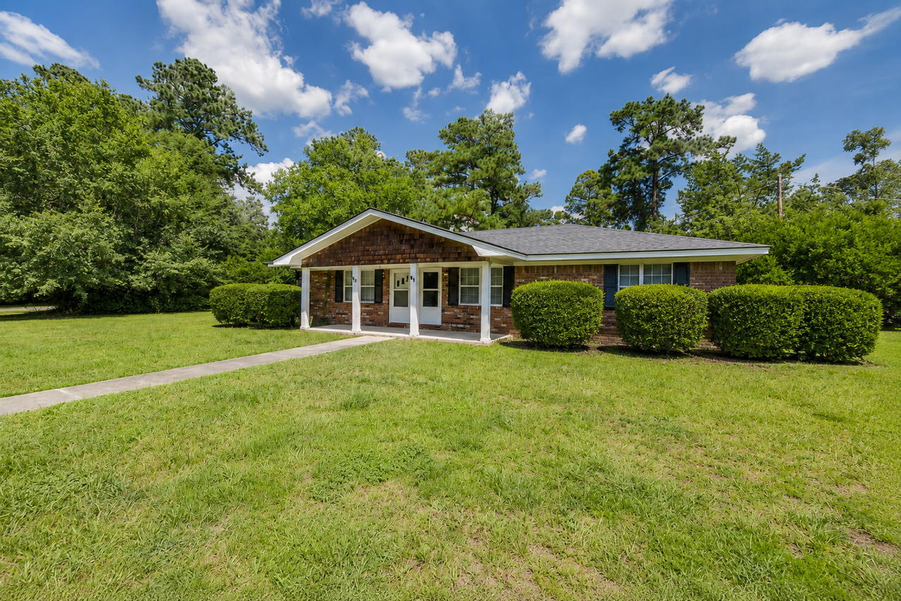 301 Hickory St - Photo 2 of 19