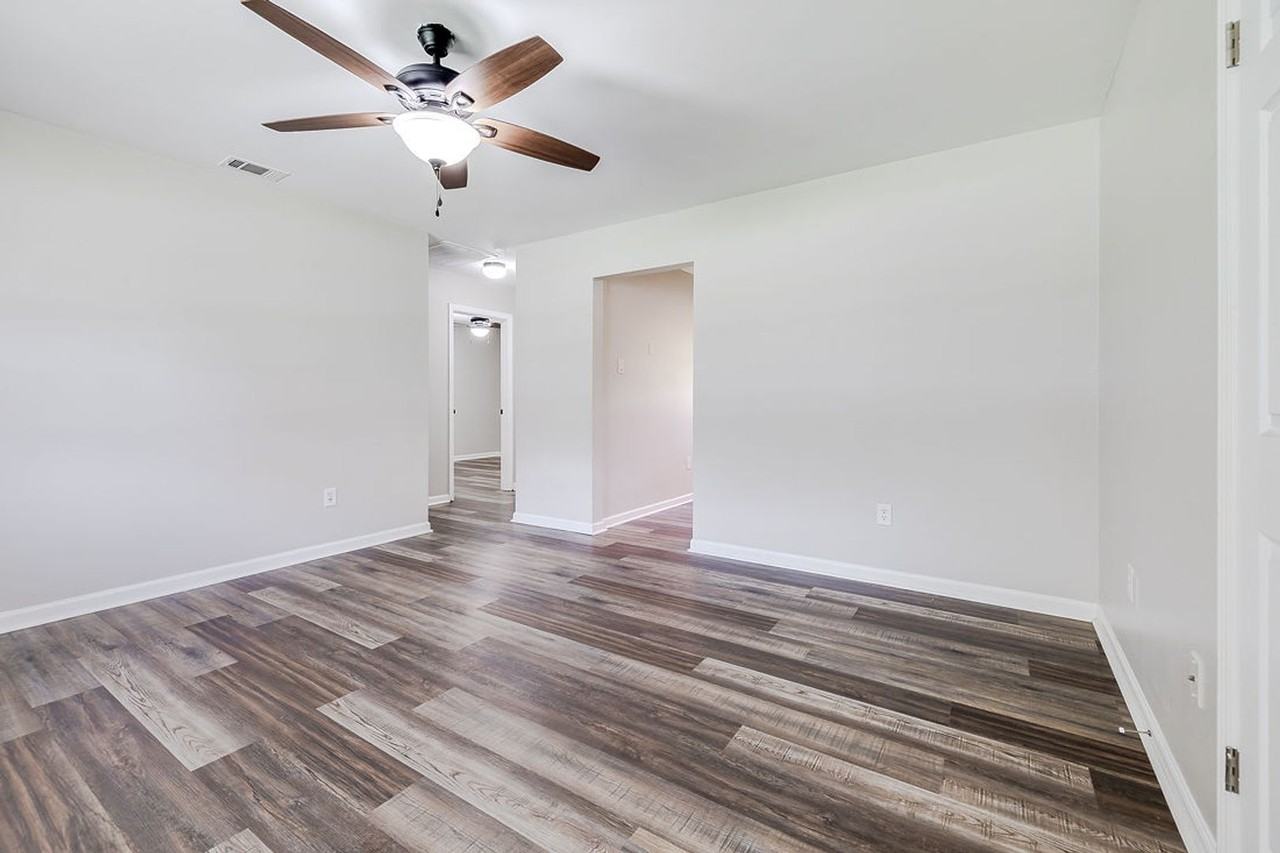 301 Hickory St - Photo 4 of 19