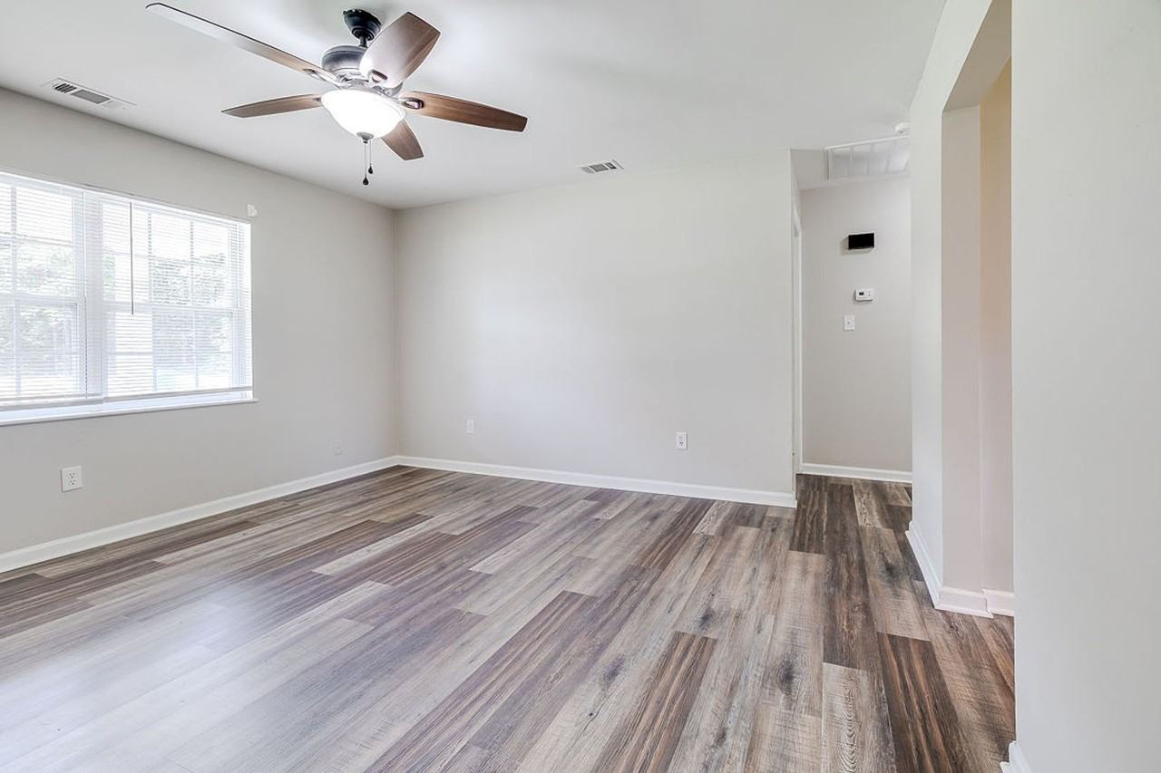 301 Hickory St - Photo 6 of 19