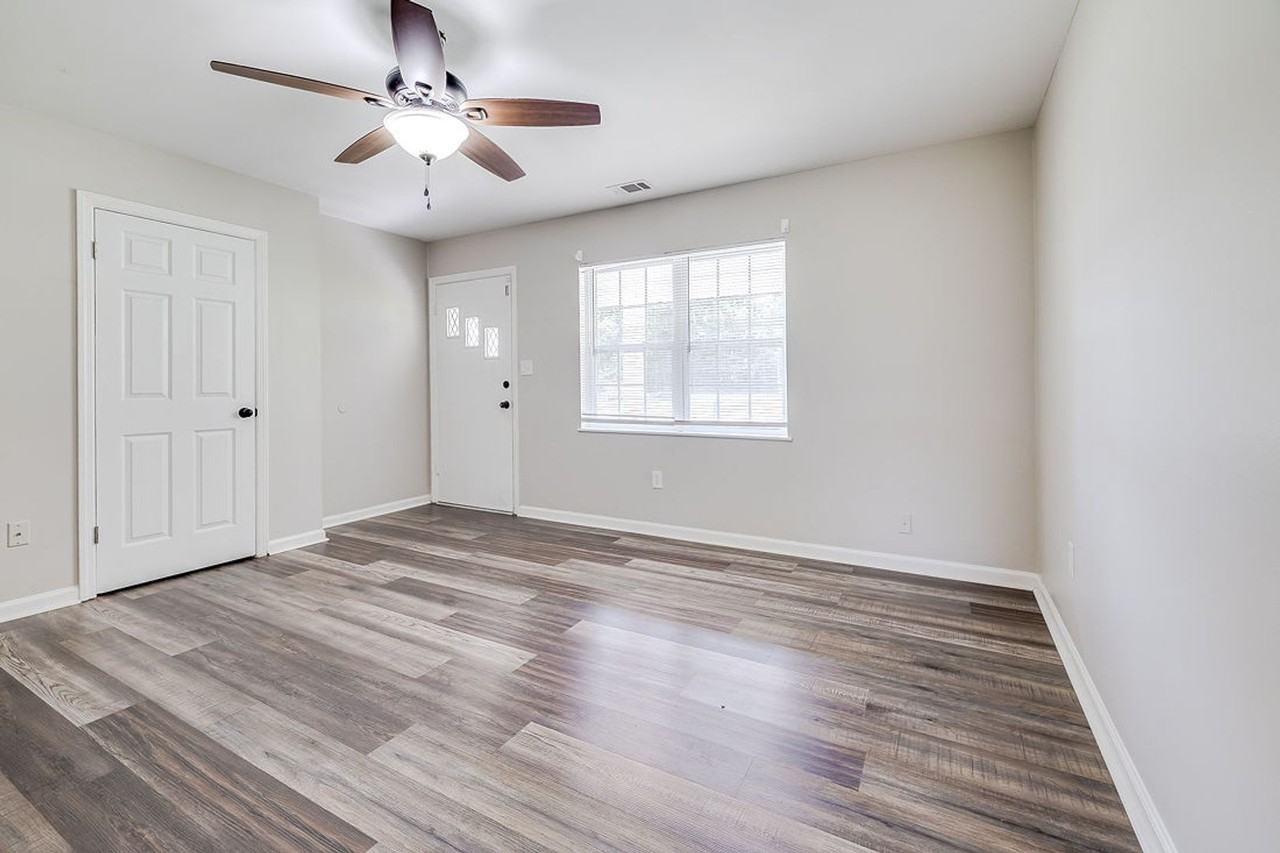 301 Hickory St - Photo 7 of 19