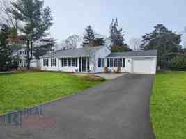 featured image of 7 Sunset Rd