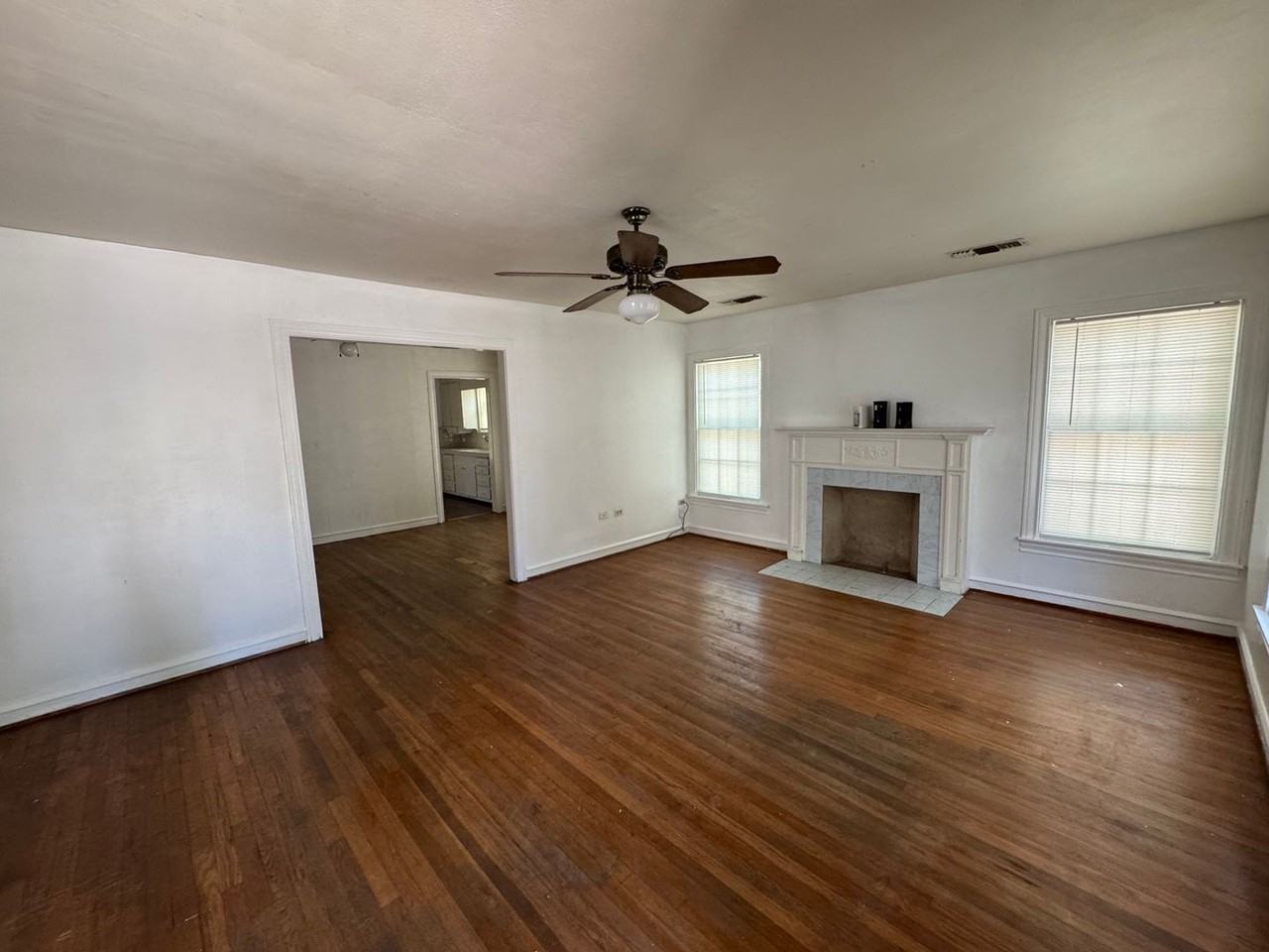 2905 Cole Ave - Photo 2 of 9