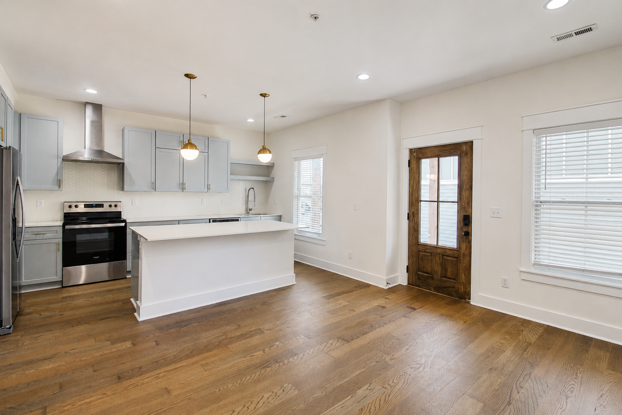 226 Allison Way - Photo 2 of 32