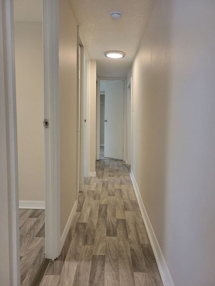 1439 34th St Nw #8 - Photo 4 of 9