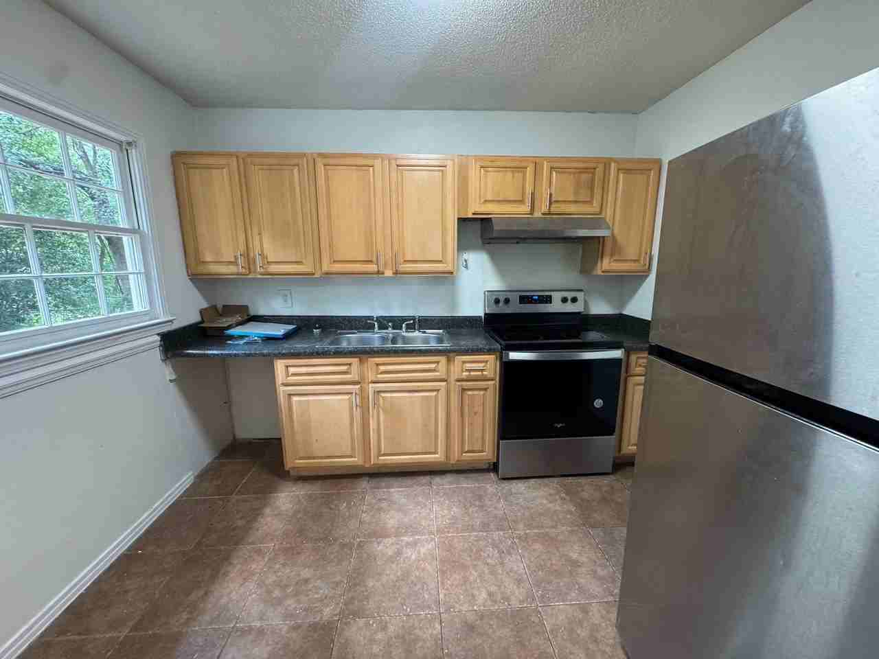 1055 Anders Dr - Photo 2 of 8