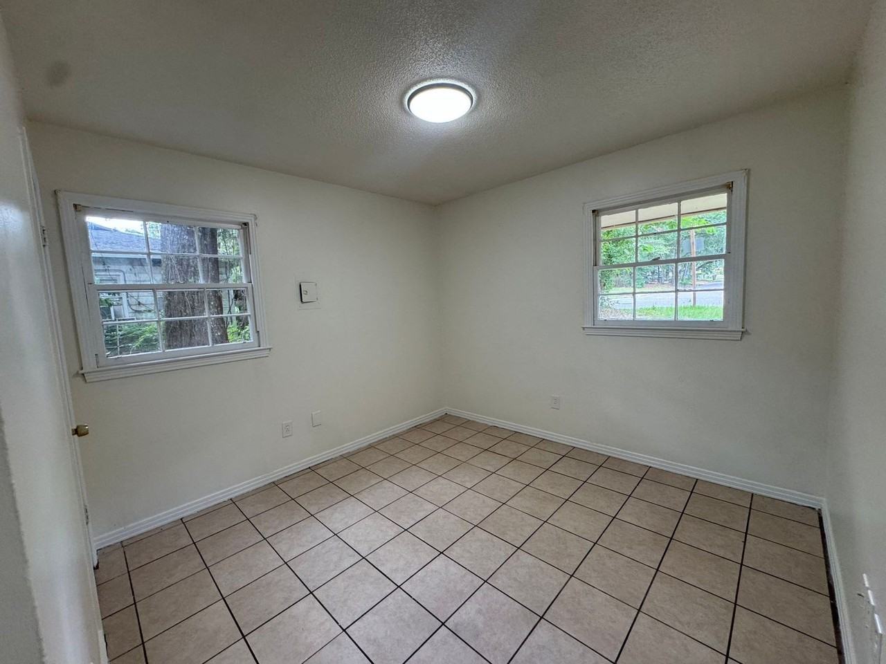 1055 Anders Dr - Photo 7 of 8