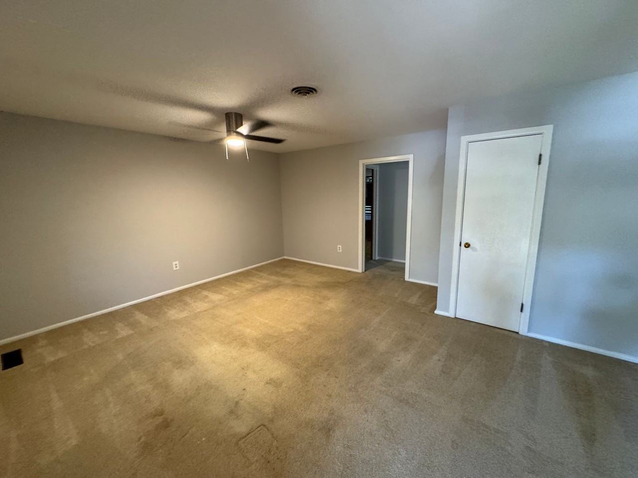 2113 La Porte Dr - Photo 4 of 11