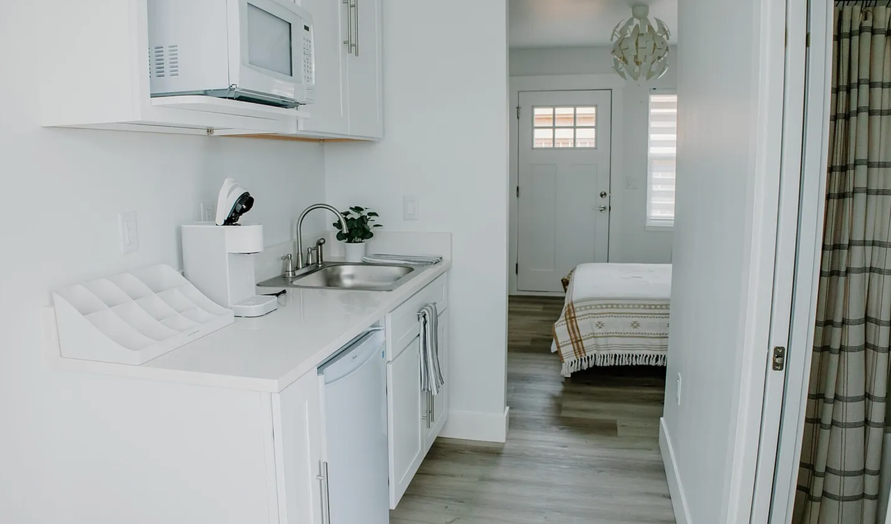 122 Daisy St S #2 - Photo 4 of 8