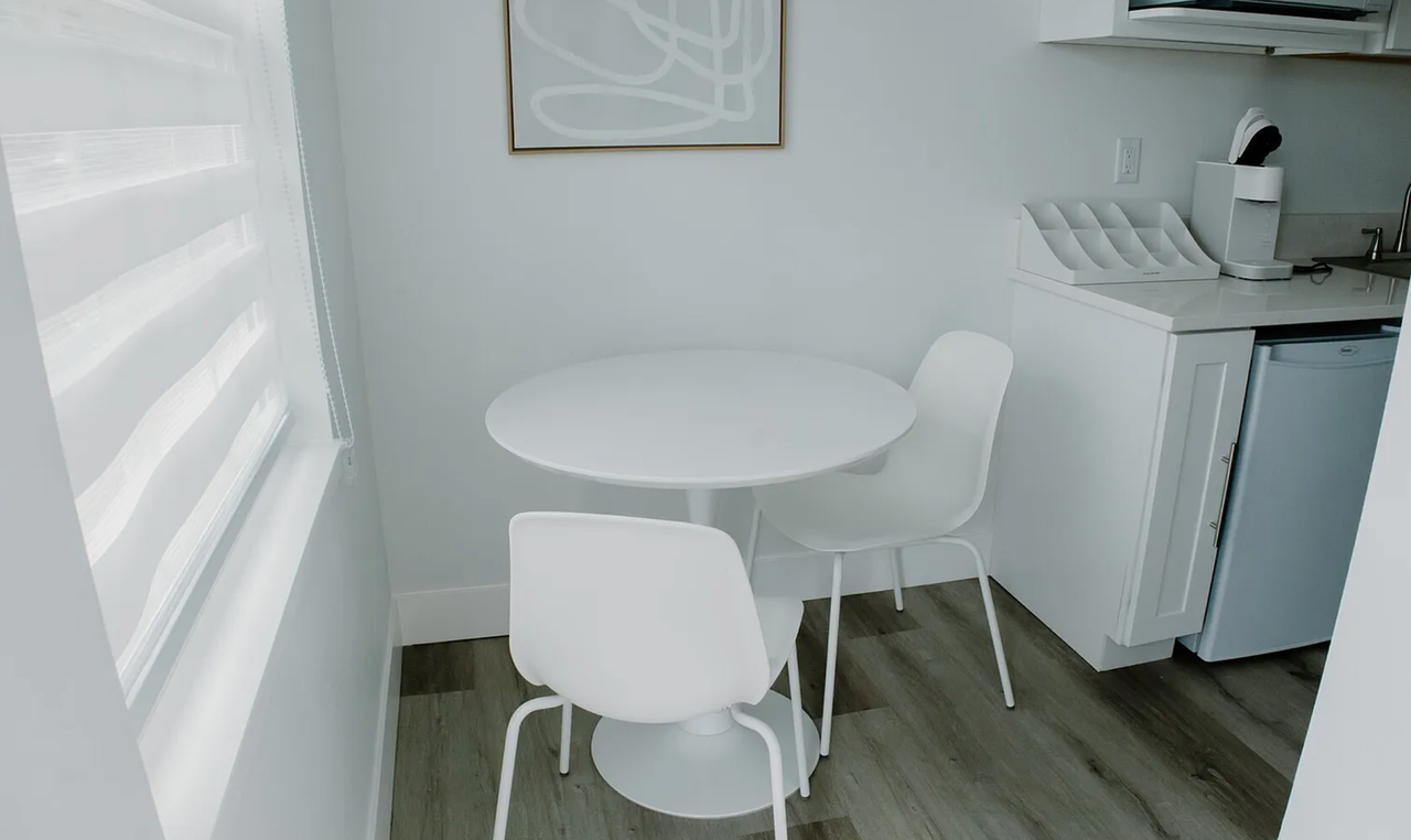 122 Daisy St S #2 - Photo 6 of 8