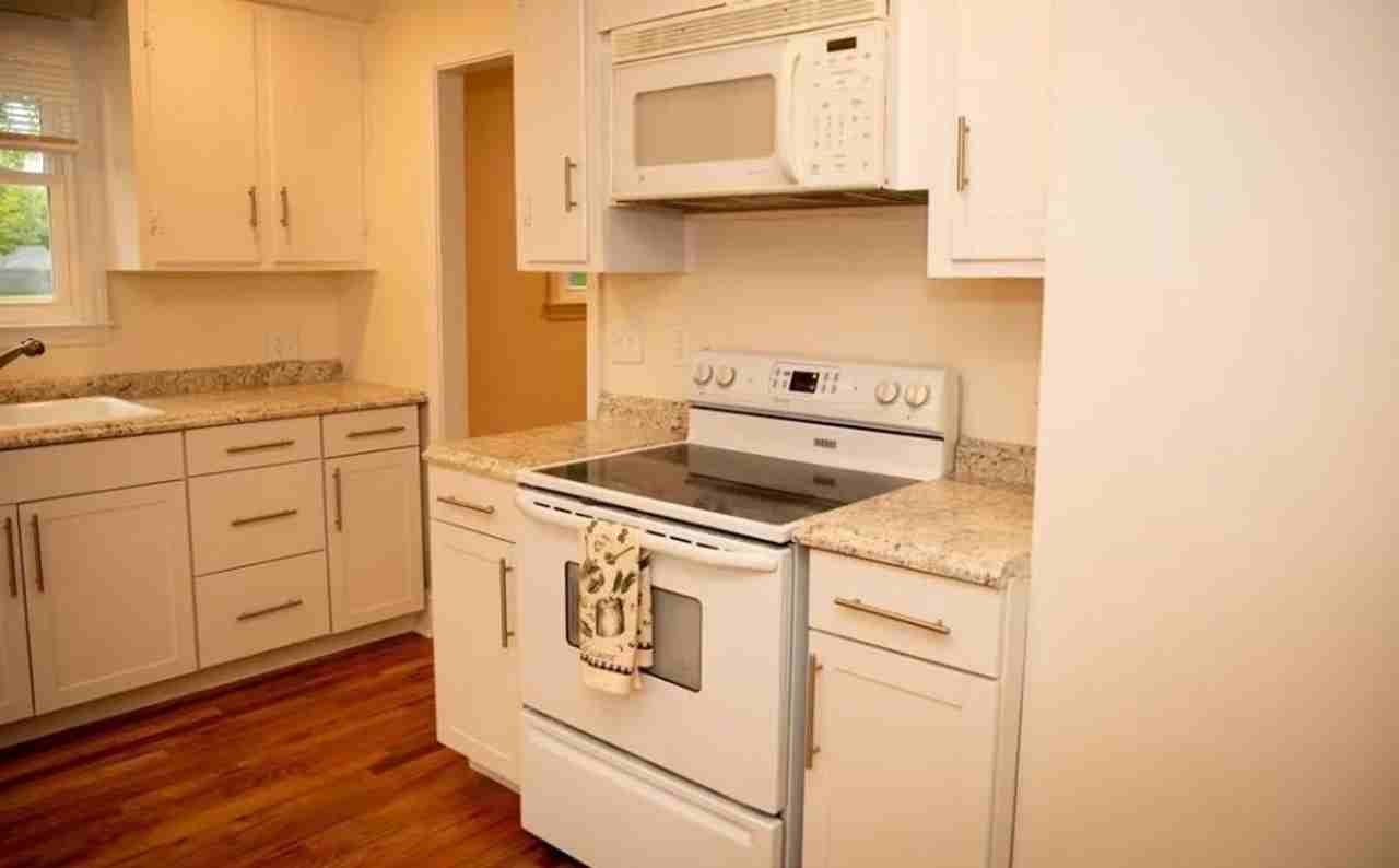1420 S Kilbourne Rd - Photo 7 of 11