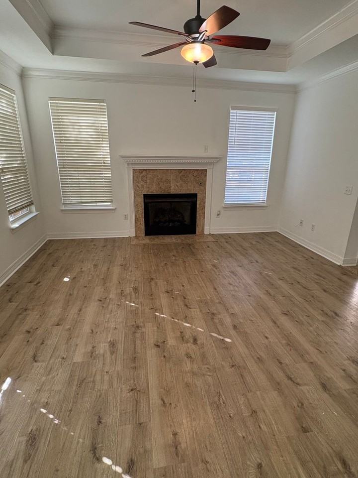 3062 Eaglecrest Cir - Photo 3 of 13