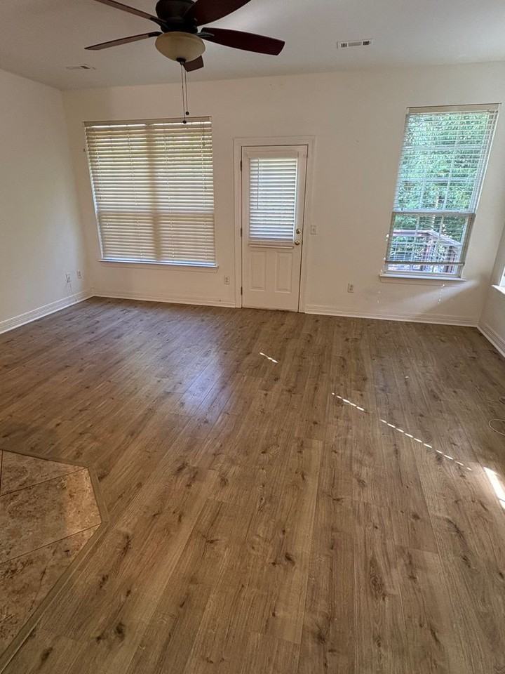 3062 Eaglecrest Cir - Photo 4 of 13