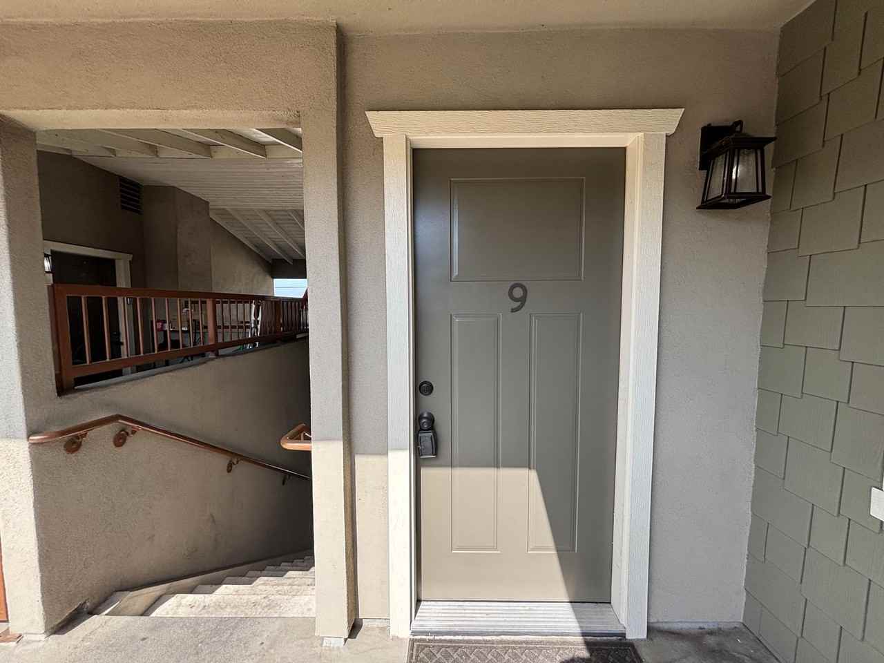657 Scott Pl #9 - Photo 3 of 13