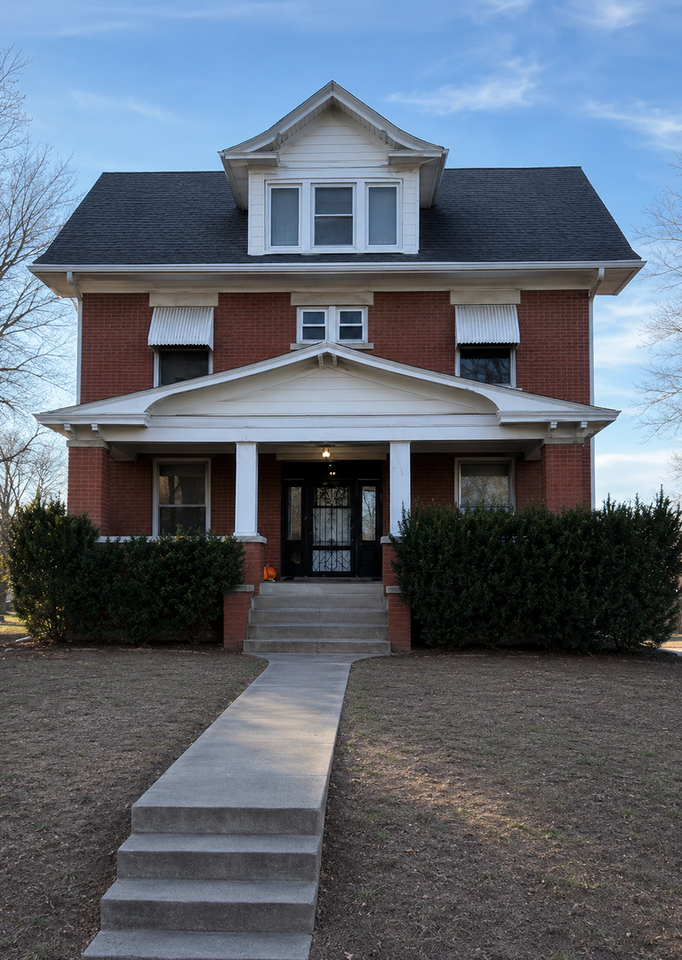 726 N River Blvd - Photo 2 of 2