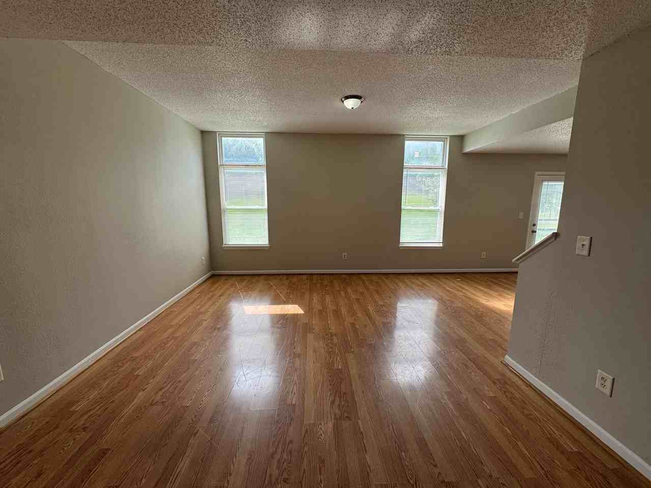 10531 Kensil St - Photo 3 of 29