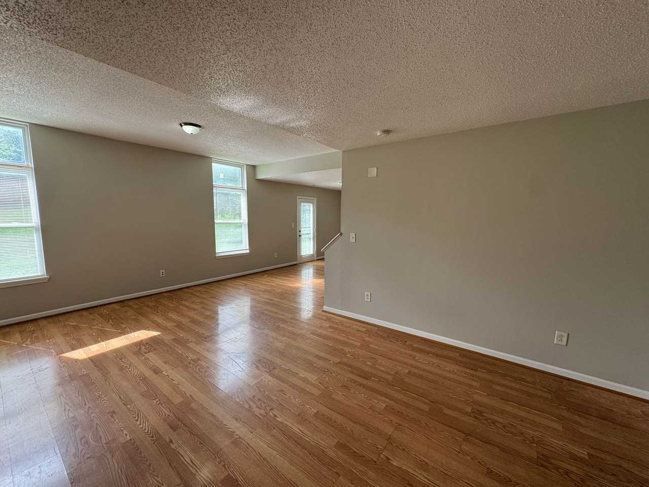 10531 Kensil St - Photo 4 of 29