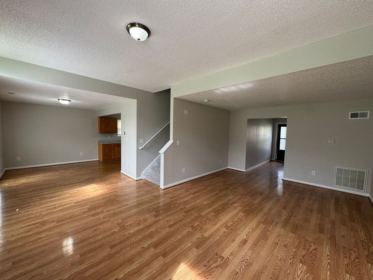 10531 Kensil St - Photo 5 of 29
