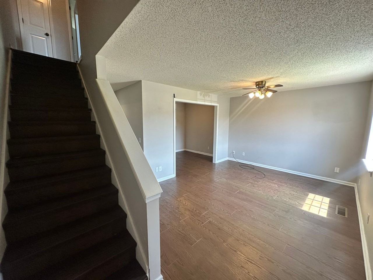 904 Southwood Dr - Photo 2 of 14