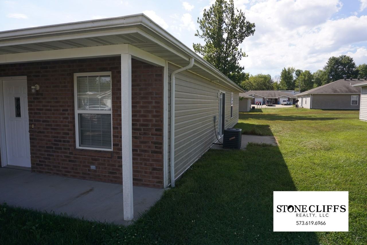 310 Rylee Cir - Photo 2 of 23