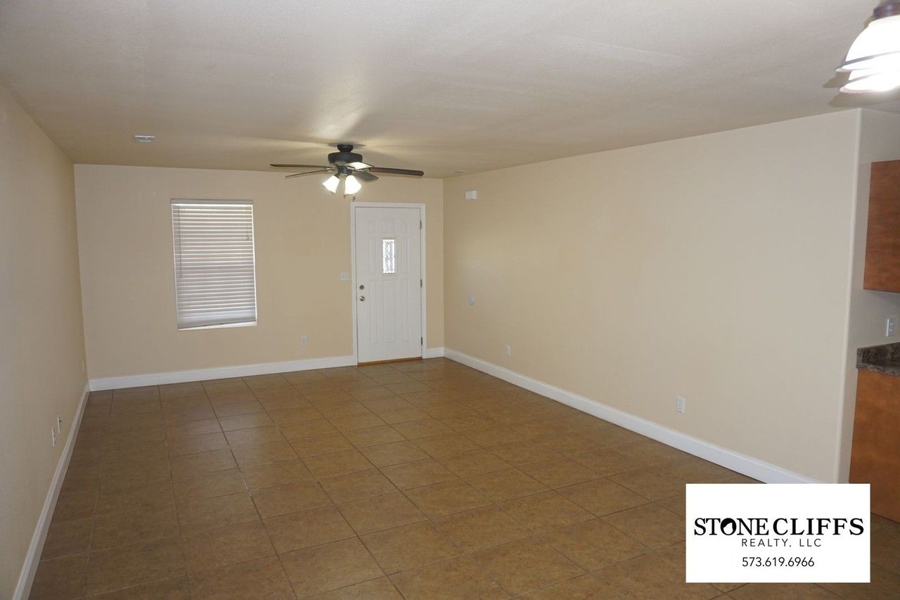 310 Rylee Cir - Photo 4 of 23