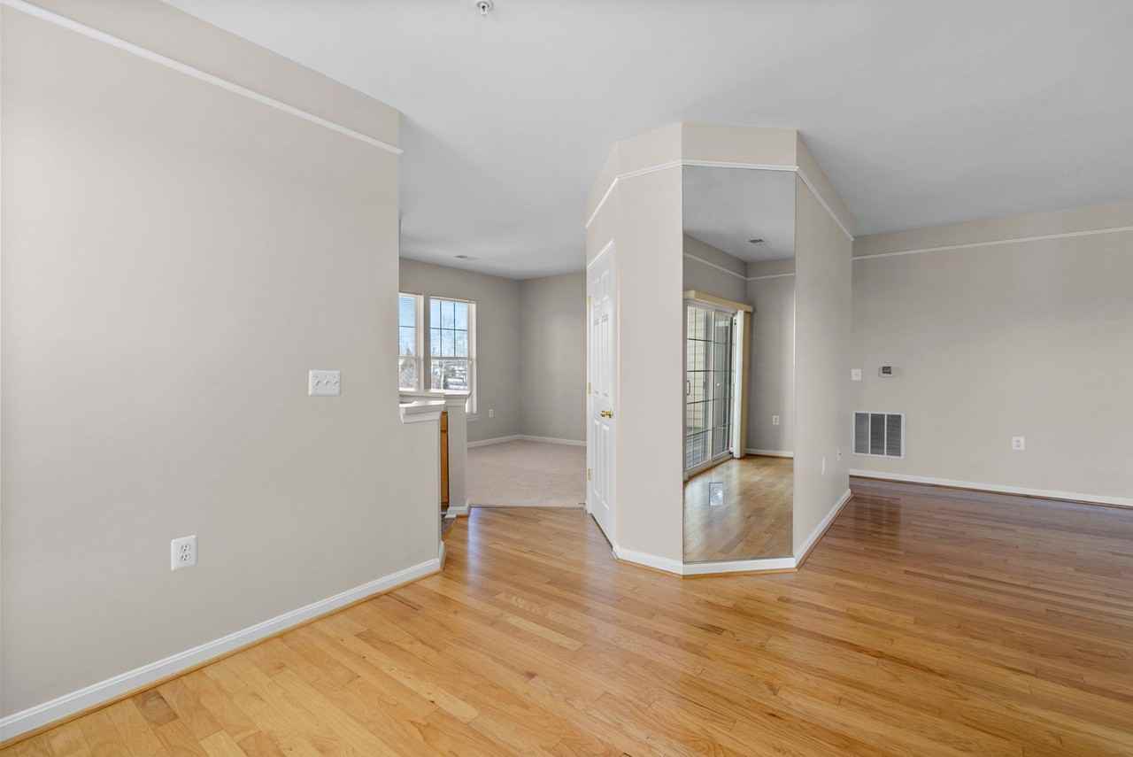 101 Watkins Pond Blvd #306 - Photo 7 of 28