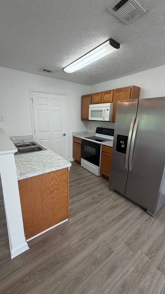 9131 Laird St - Photo 3 of 20