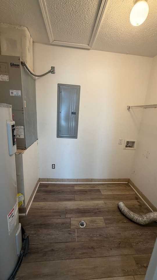 9131 Laird St - Photo 5 of 20