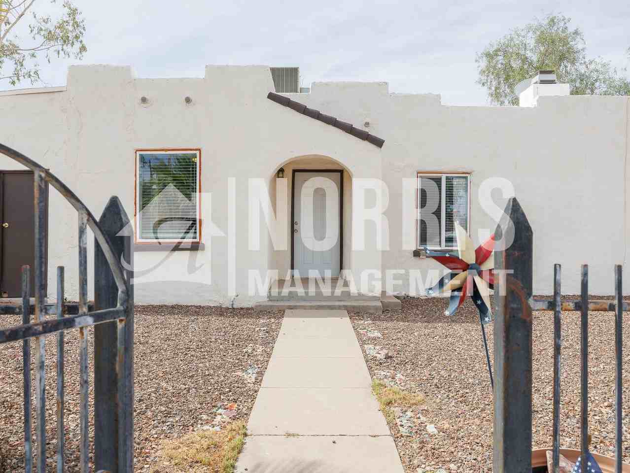 225 E Aguilar St - Photo 6 of 37