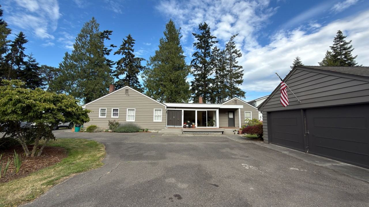 2209 W Sequim Bay Rd - Photo 3 of 29