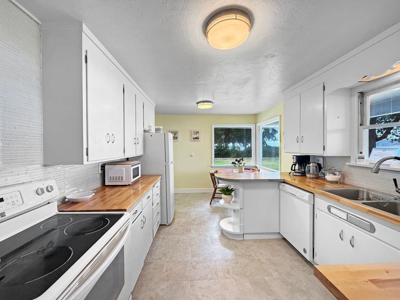 2209 W Sequim Bay Rd - Photo 7 of 29