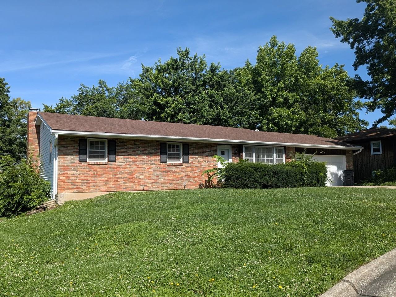 2513 Lilac Dr - Photo 2 of 50