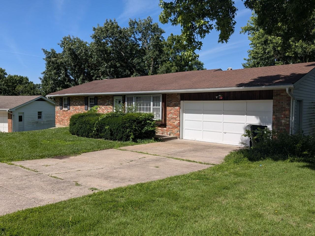 2513 Lilac Dr - Photo 3 of 50