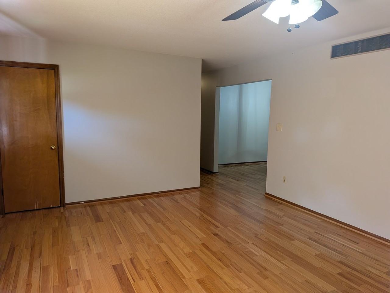 2513 Lilac Dr - Photo 5 of 50